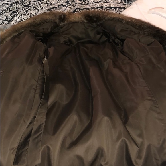 AUTHENTIC BEAVER FUR COAT MAKE AN OFFER💗 - Picture 7 of 8
